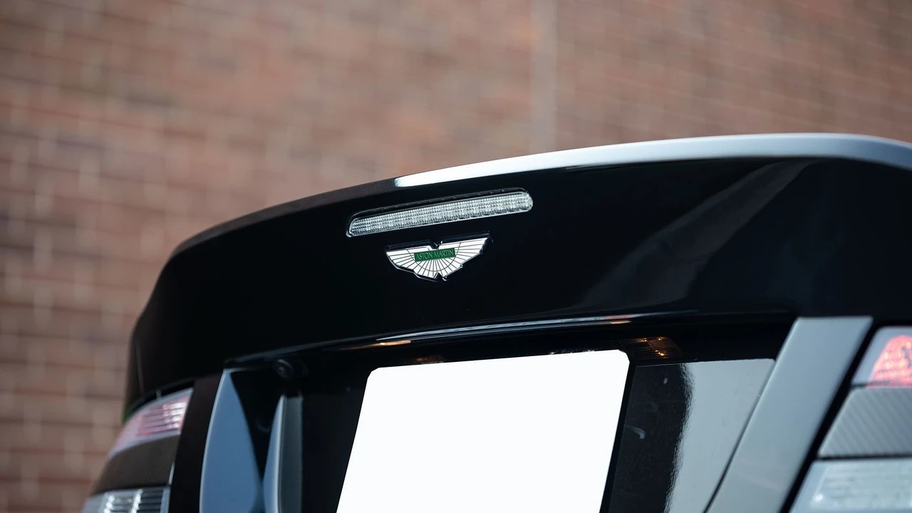2015 Aston Martin DB9 - Image 26 of 31