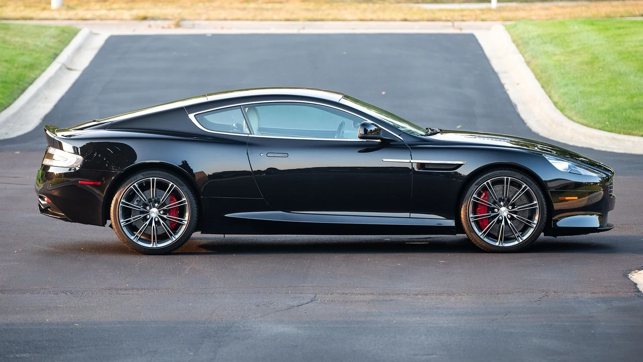 2015 Aston Martin DB9 - Image 11 of 31