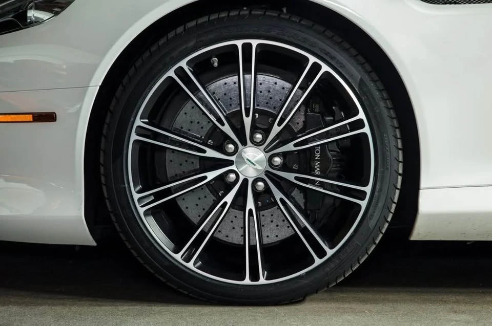 2015 Aston Martin DB9 - Image 11 of 18