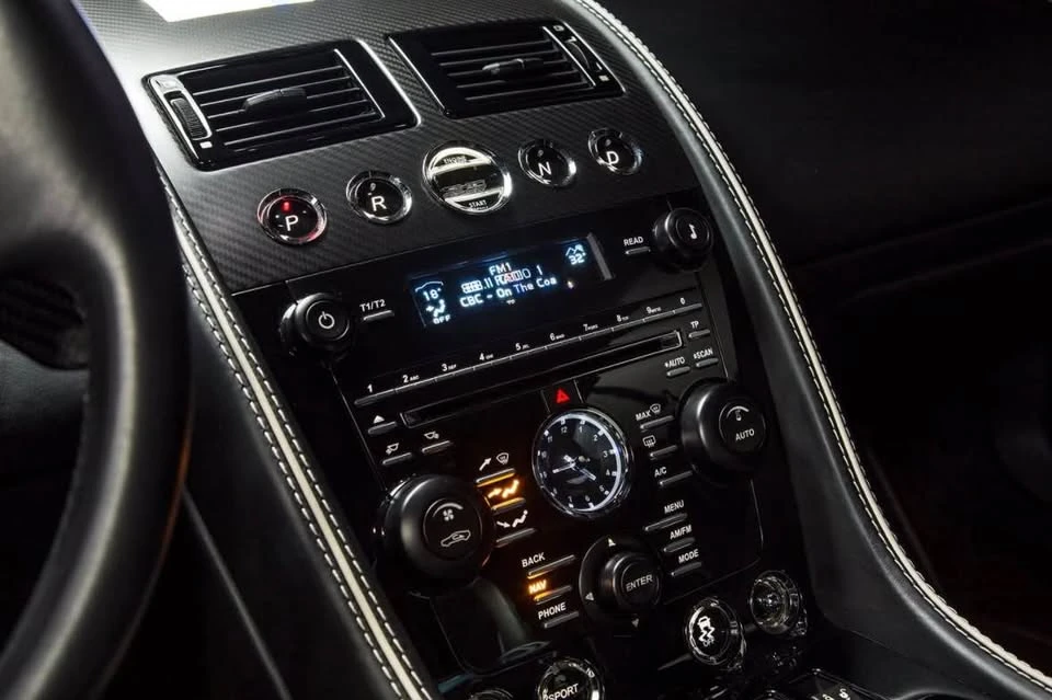 2015 Aston Martin DB9 - Image 15 of 18