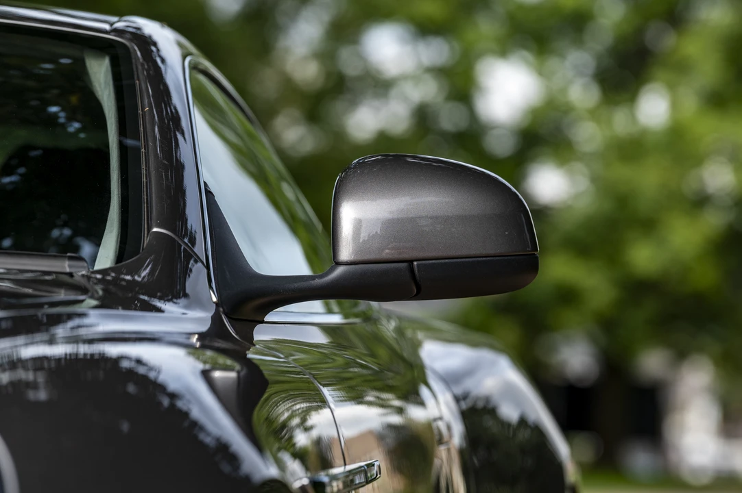 2015 Aston Martin DB9 - Image 24 of 31