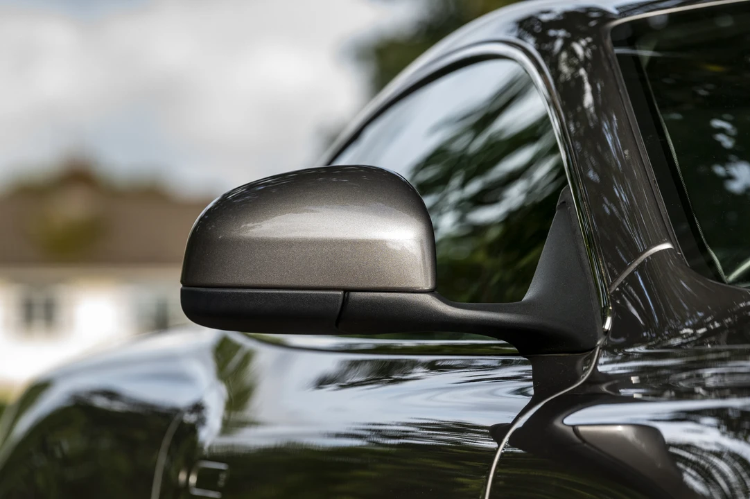 2015 Aston Martin DB9 - Image 25 of 31