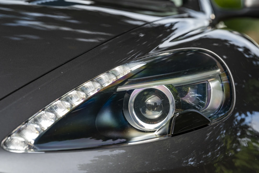 2015 Aston Martin DB9 - Image 28 of 31