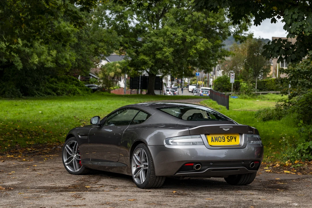 2015 Aston Martin DB9 - Image 6 of 31