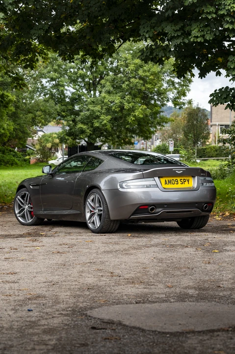 2015 Aston Martin DB9 - Image 14 of 31