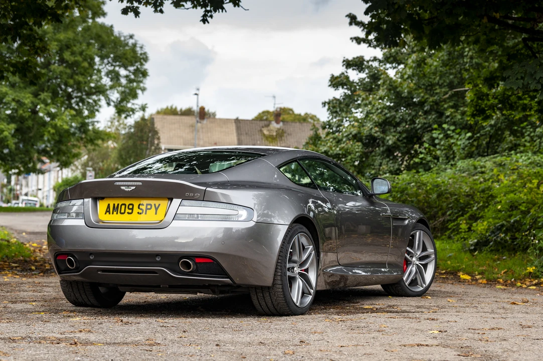 2015 Aston Martin DB9 - Image 8 of 31