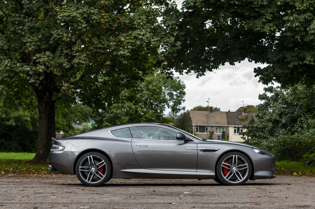 2015 Aston Martin DB9 - Image 9 of 31