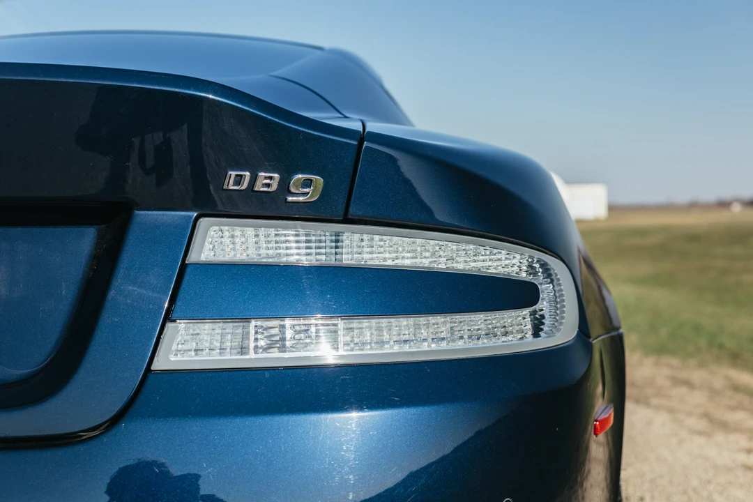 2015 Aston Martin DB9 - Image 23 of 31