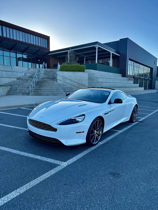 2015 Aston Martin DB9 - Image 17 of 31