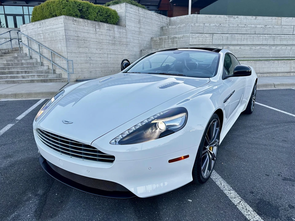 2015 Aston Martin DB9 - Image 13 of 31