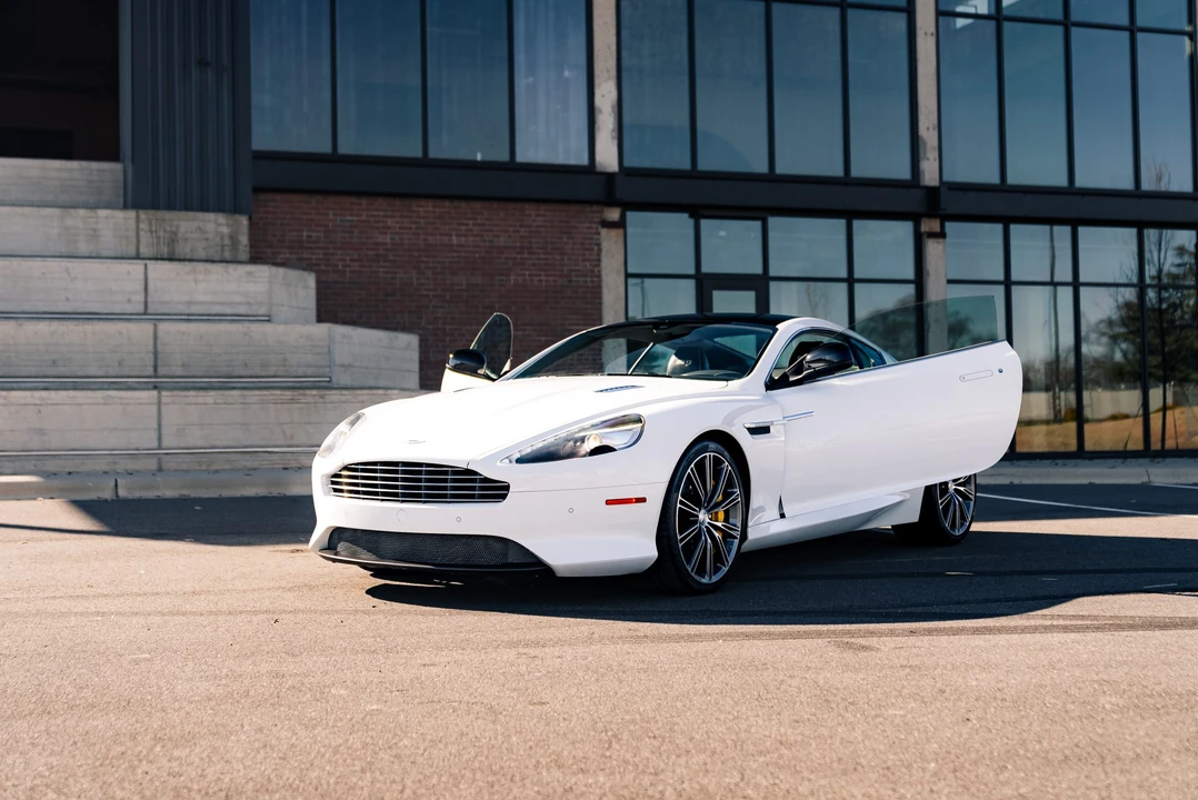 2015 Aston Martin DB9 - Image 4 of 31