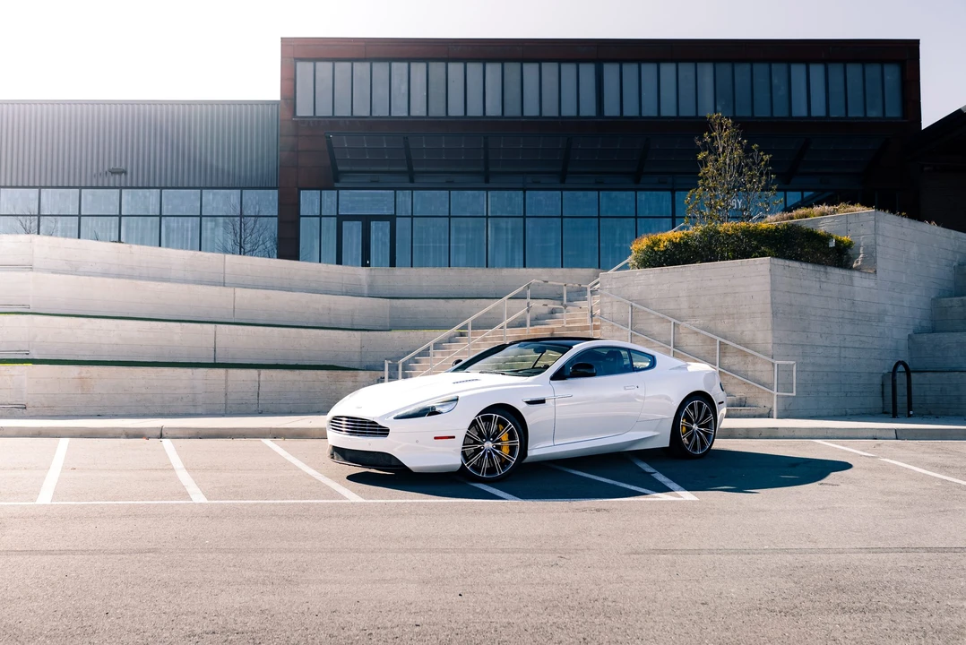2015 Aston Martin DB9 - Image 3 of 31