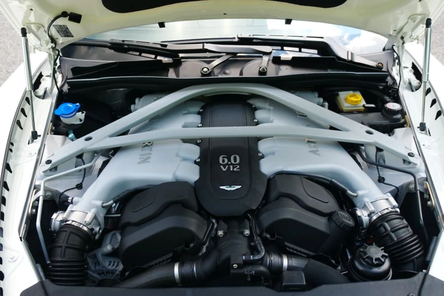 2015 Aston Martin DB9 - Image 13 of 30