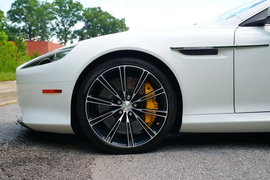 2015 Aston Martin DB9 - Image 18 of 30
