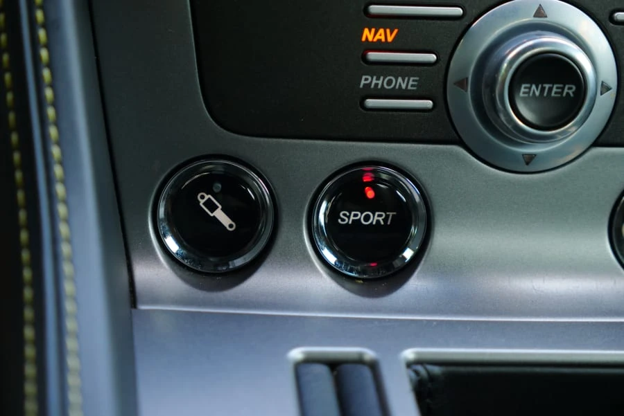 2015 Aston Martin DB9 - Image 26 of 30