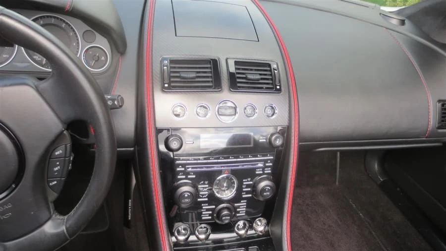2015 Aston Martin DB9 - Image 23 of 31