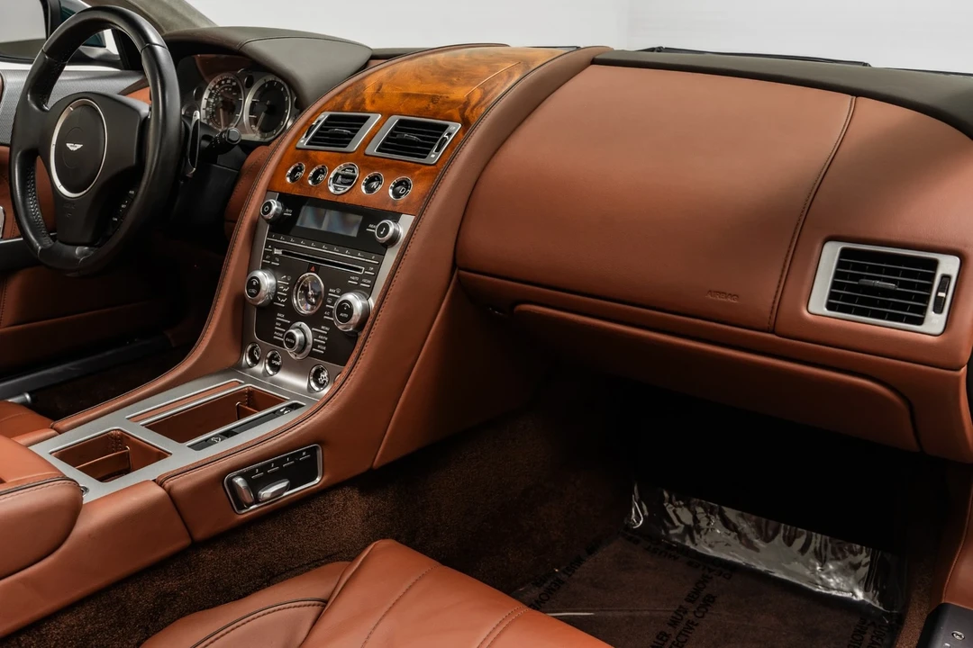 2015 Aston Martin DB9 - Image 14 of 21