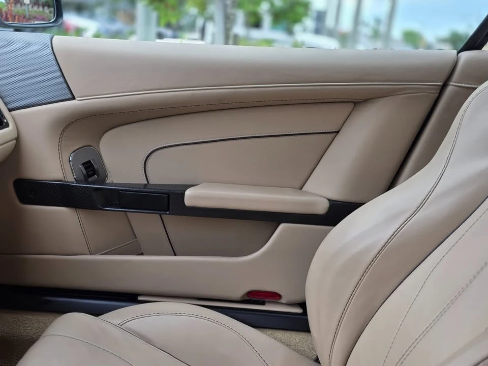 2015 Aston Martin DB9 - Image 12 of 16