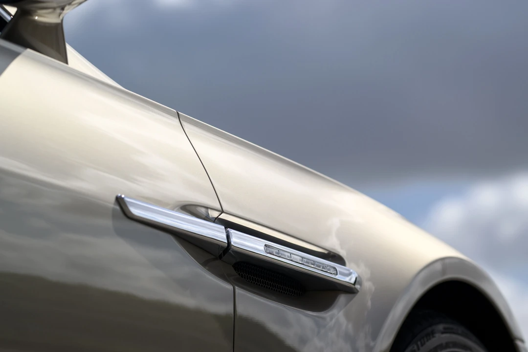 2015 Aston Martin Lagonda - Image 6 of 31
