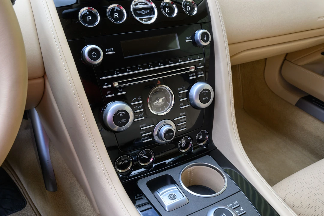 2015 Aston Martin Lagonda - Image 16 of 31