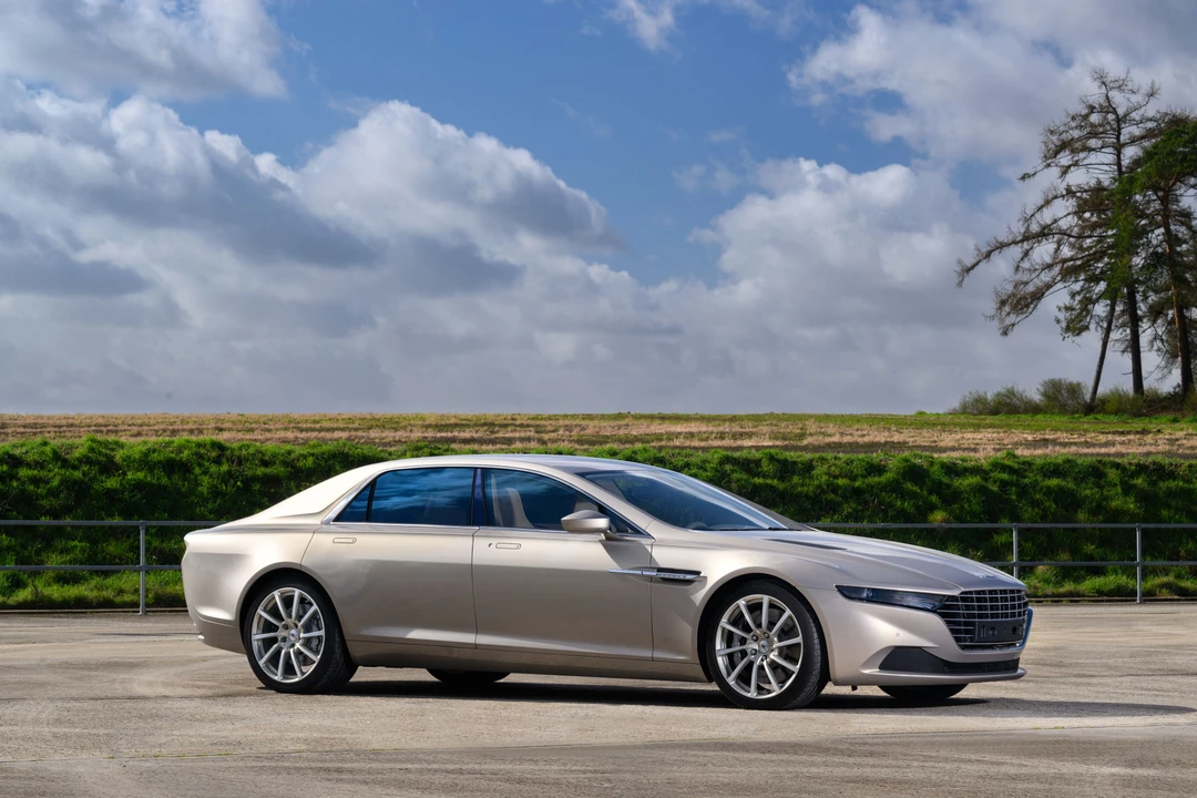 2015 Aston Martin Lagonda - Image 27 of 31