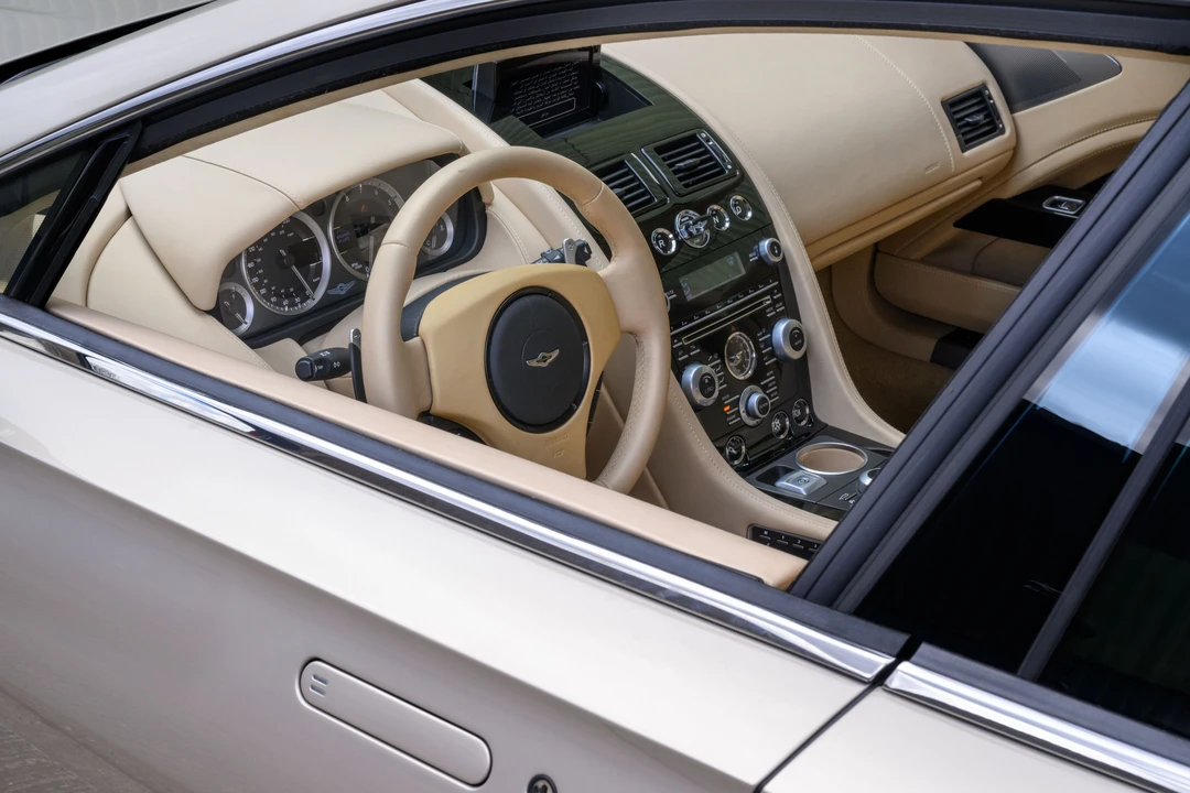 2015 Aston Martin Lagonda - Image 11 of 31
