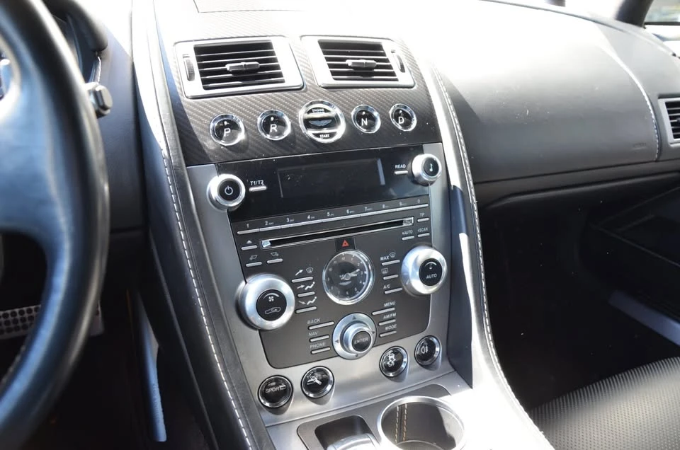 2015 Aston Martin Rapide - Image 10 of 18
