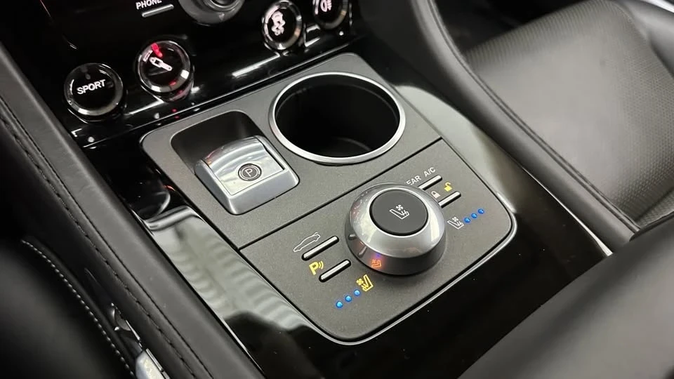 2015 Aston Martin Rapide - Image 19 of 20