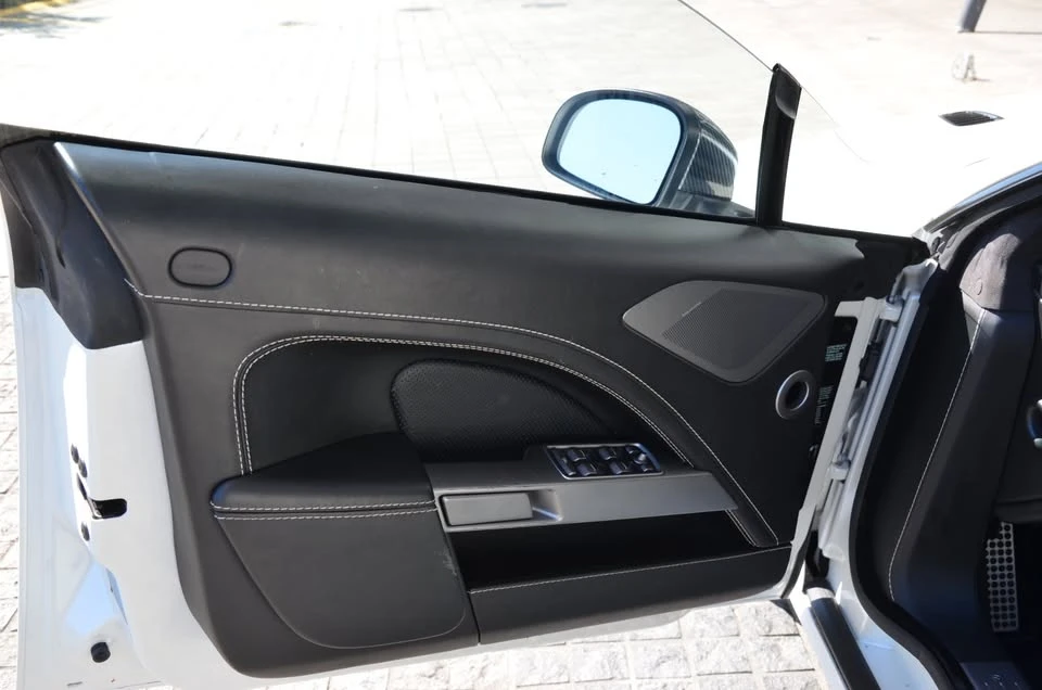 2015 Aston Martin Rapide - Image 8 of 18