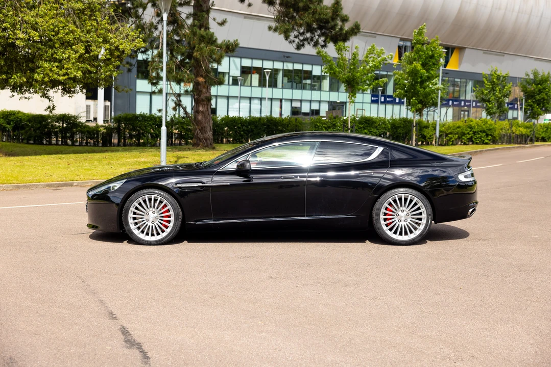 2015 Aston Martin Rapide - Image 12 of 31
