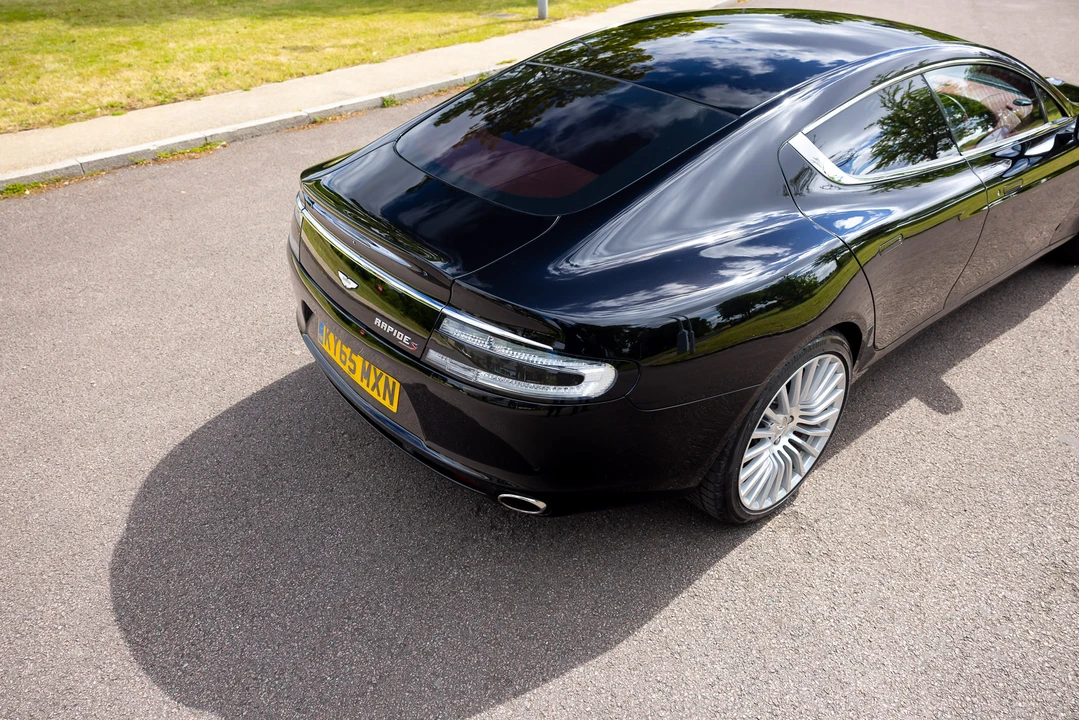 2015 Aston Martin Rapide - Image 27 of 31