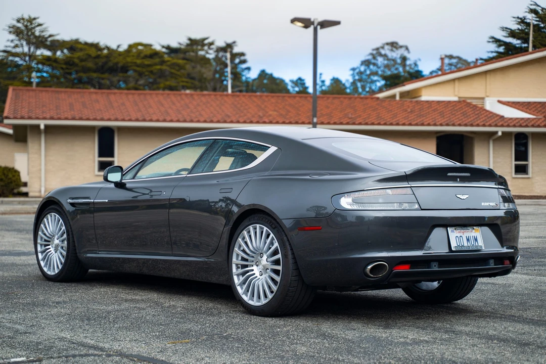 2015 Aston Martin Rapide - Image 17 of 31