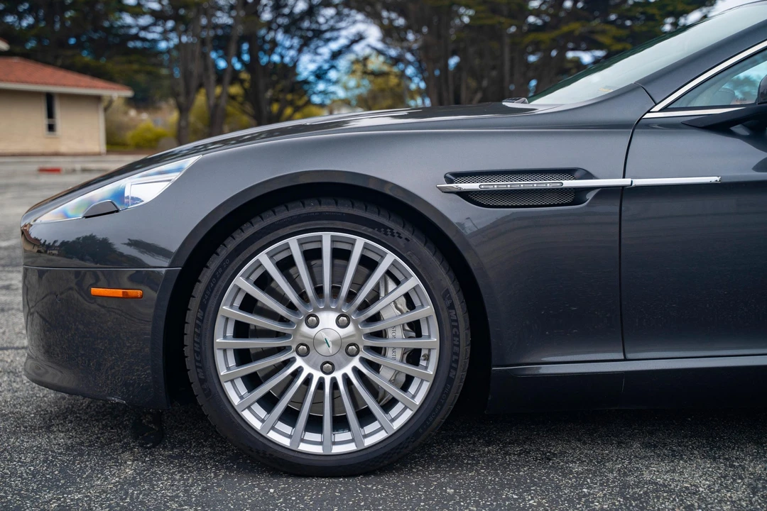 2015 Aston Martin Rapide - Image 28 of 31