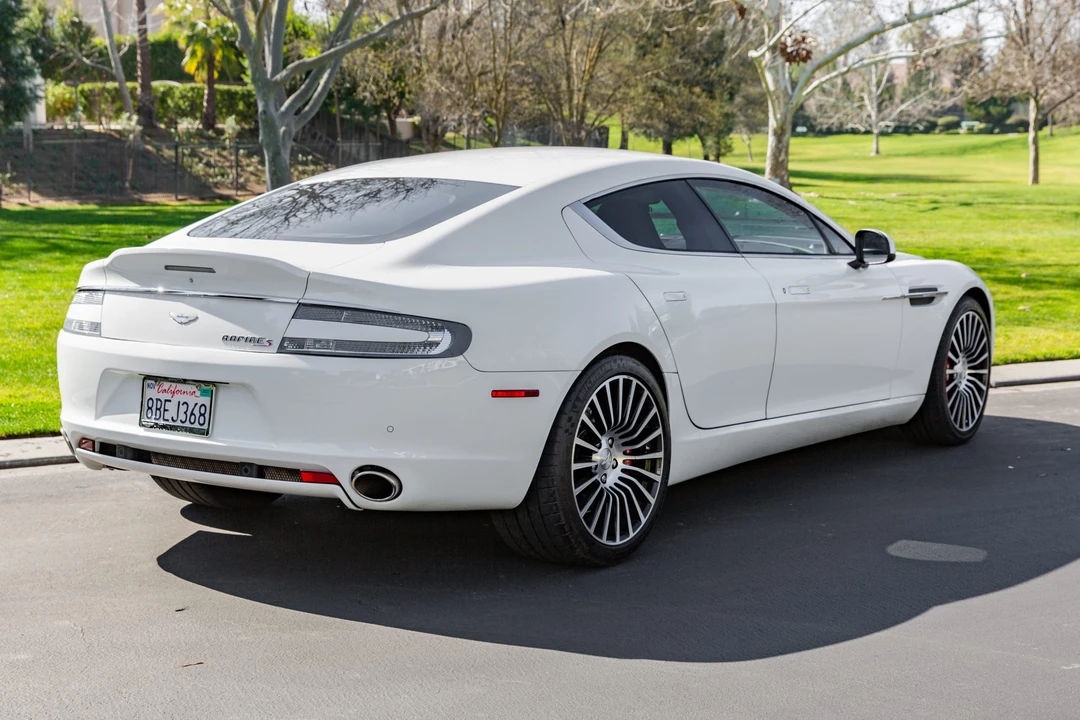 2015 Aston Martin Rapide - Image 22 of 31