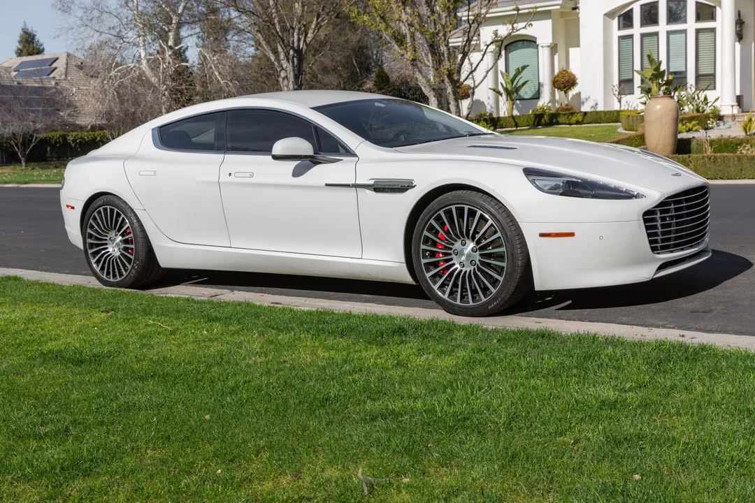 2015 Aston Martin Rapide - Image 26 of 31