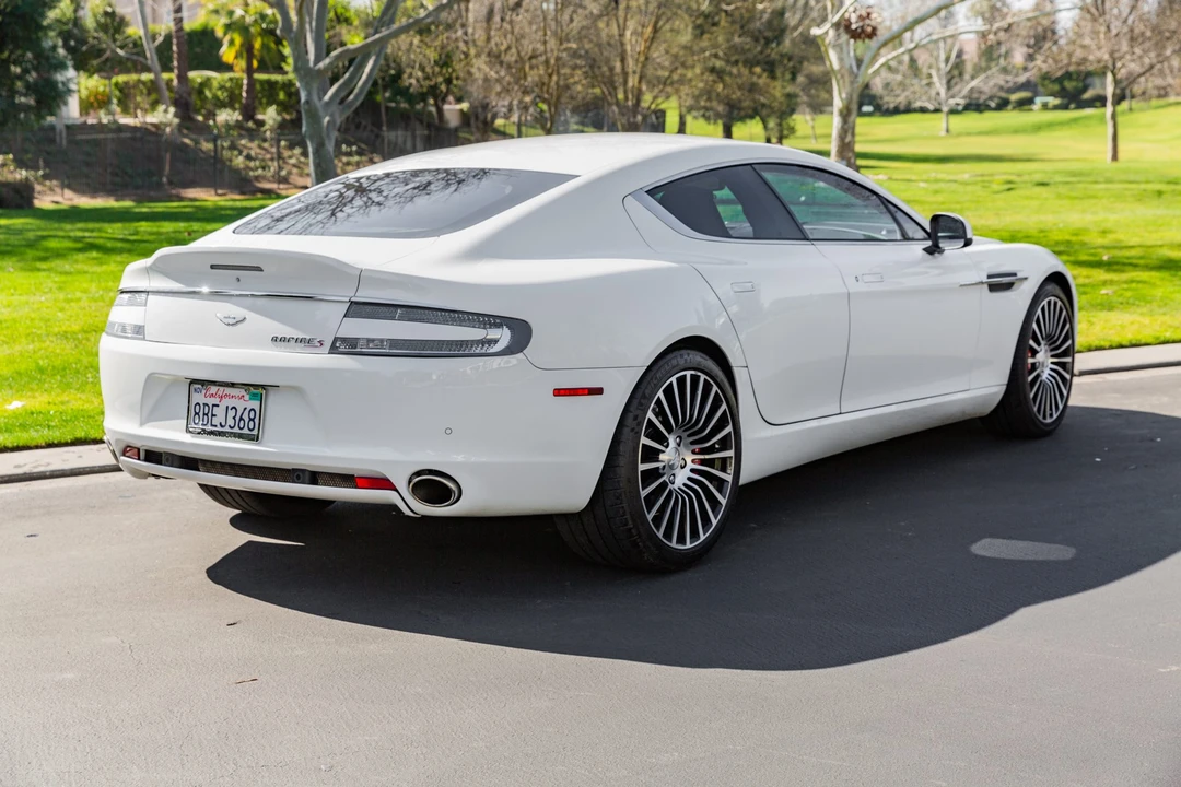 2015 Aston Martin Rapide - Image 21 of 31