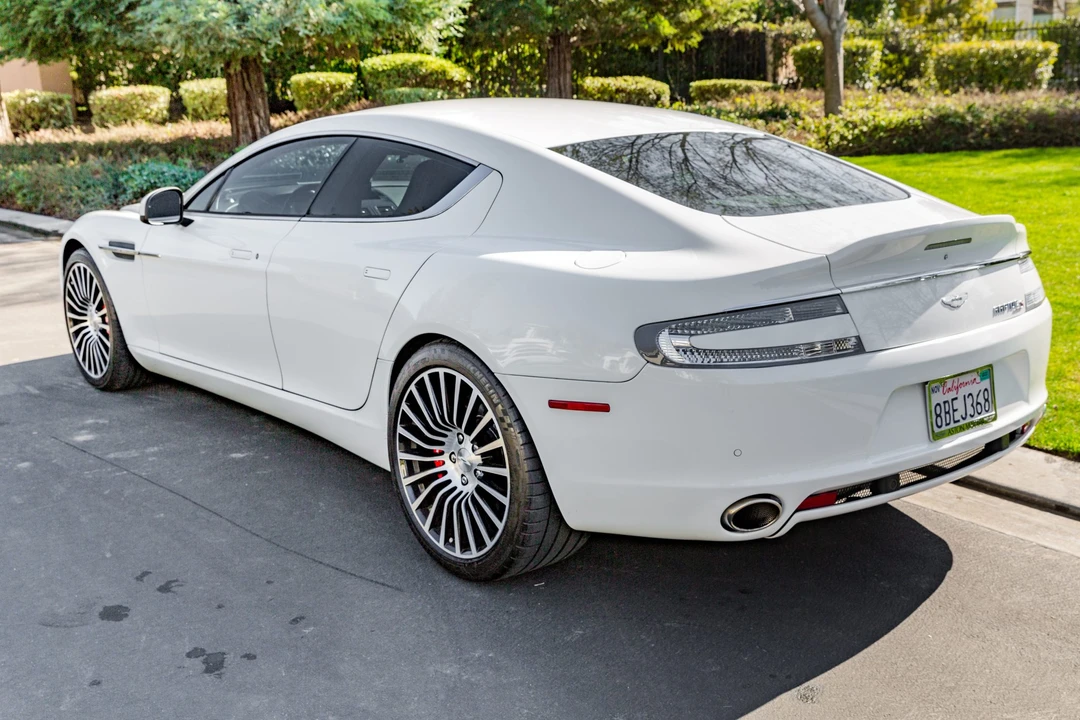 2015 Aston Martin Rapide - Image 12 of 31