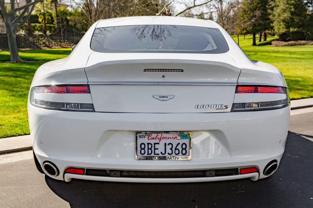 2015 Aston Martin Rapide - Image 17 of 31