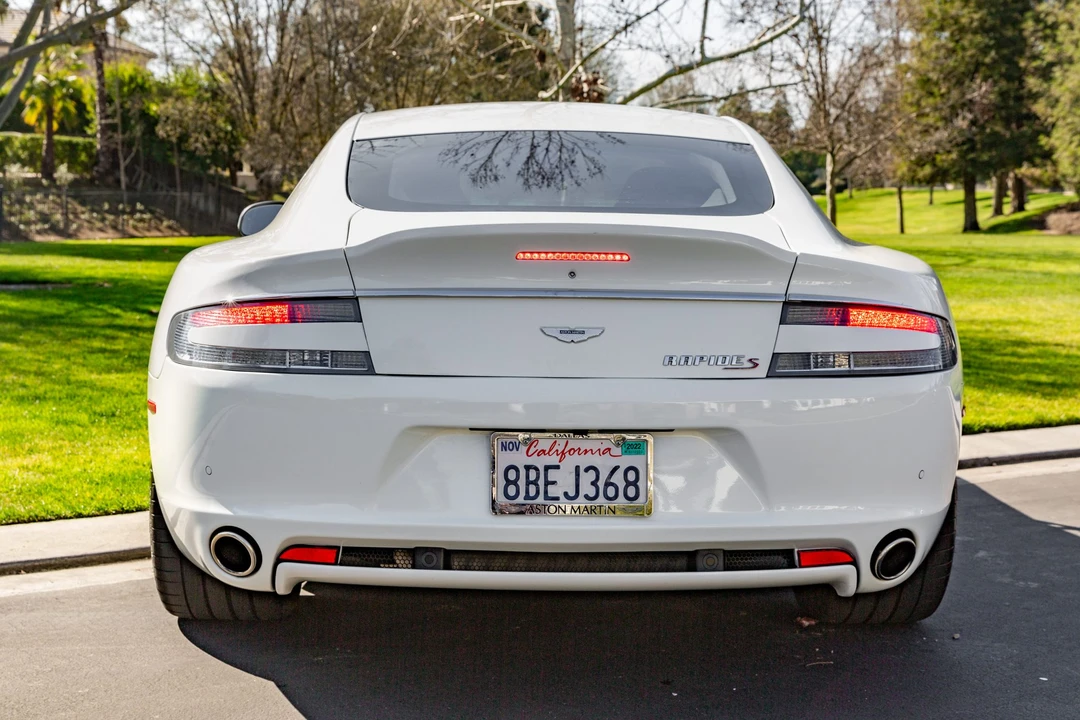 2015 Aston Martin Rapide - Image 16 of 31