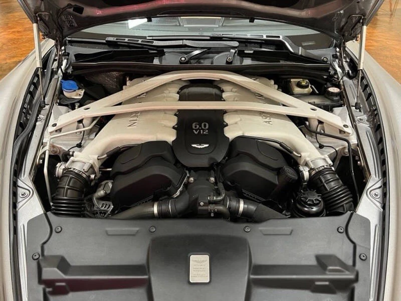 2015 Aston Martin Rapide - Image 16 of 17