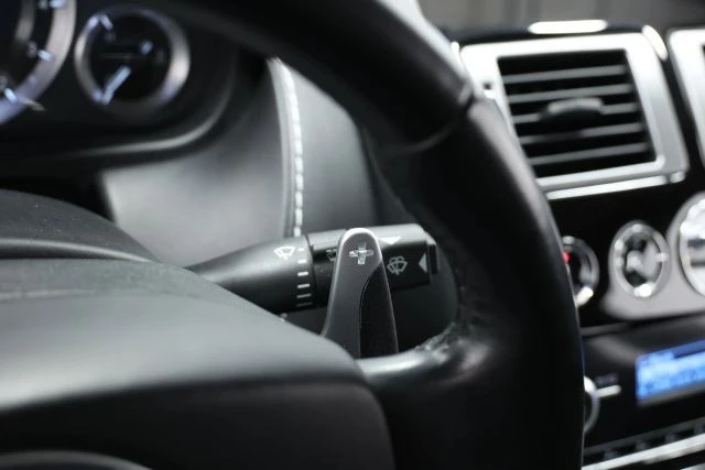 2015 Aston Martin Rapide - Image 26 of 31