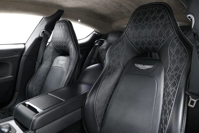 2015 Aston Martin Rapide - Image 17 of 31