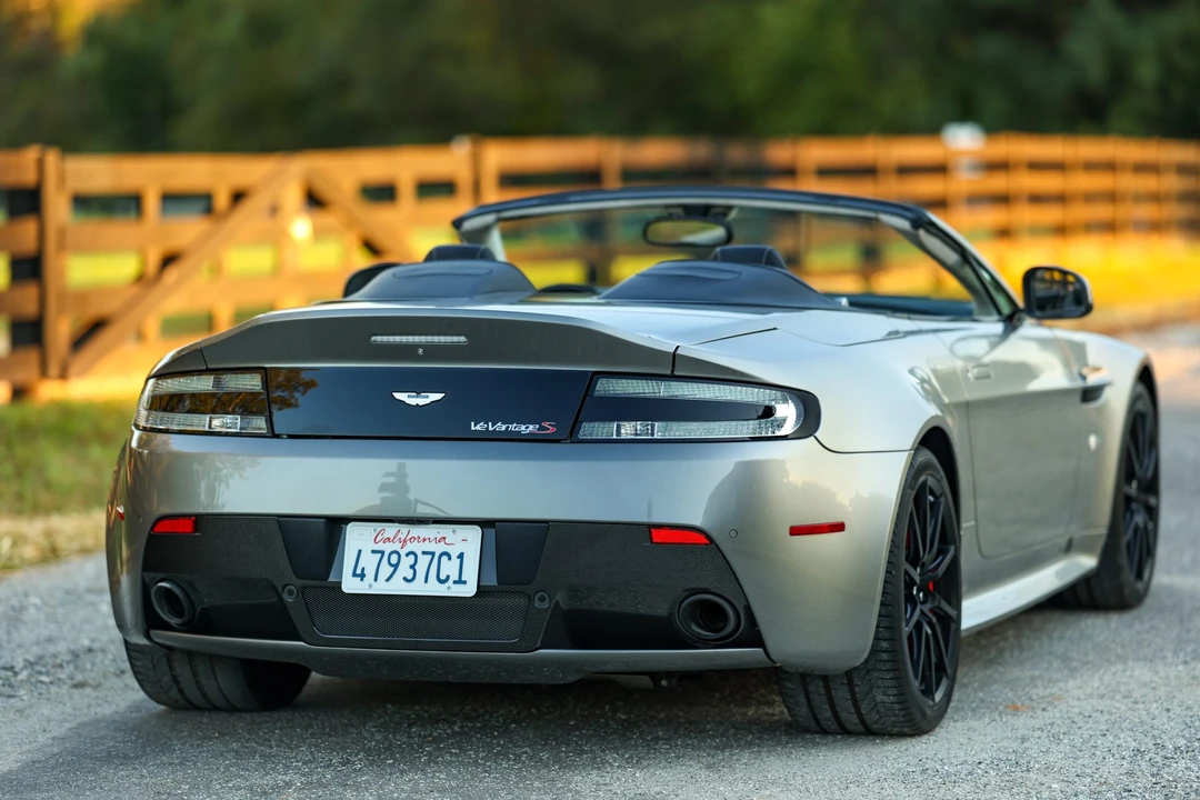 2015 Aston Martin V12 Vantage (2010-2018) - Image 30 of 31
