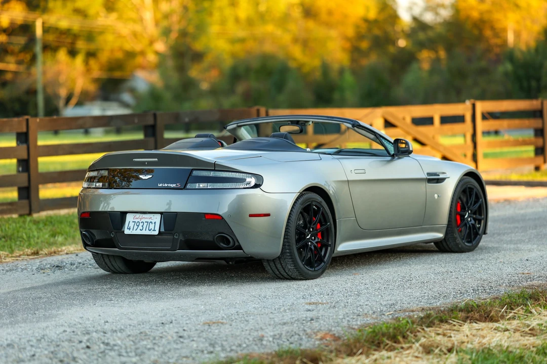 2015 Aston Martin V12 Vantage (2010-2018) - Image 26 of 31