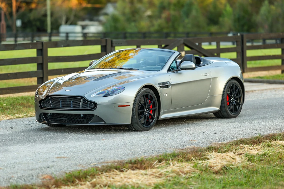 2015 Aston Martin V12 Vantage (2010-2018) - Image 6 of 31