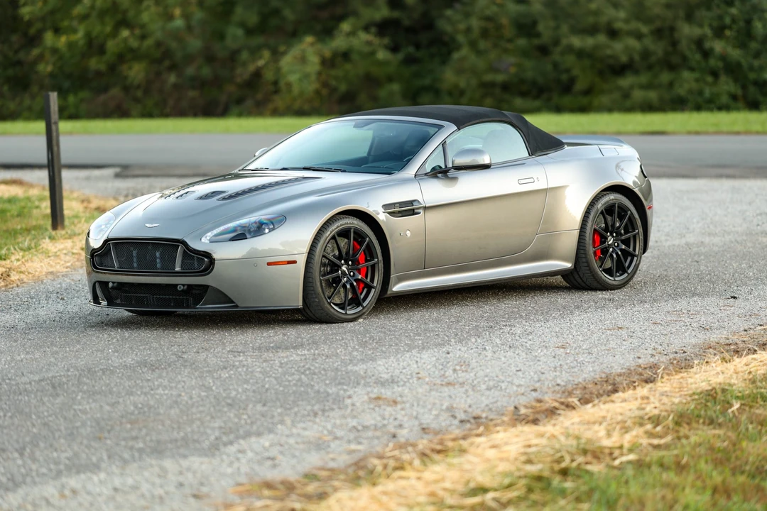 2015 Aston Martin V12 Vantage (2010-2018) - Image 4 of 31