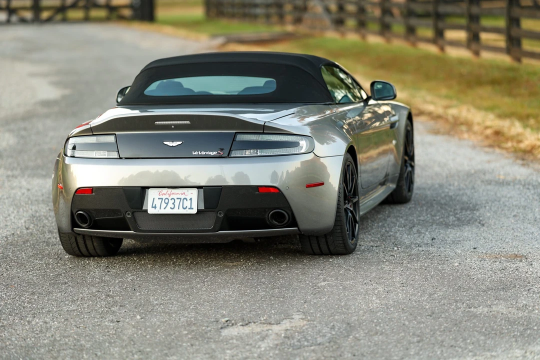 2015 Aston Martin V12 Vantage (2010-2018) - Image 31 of 31