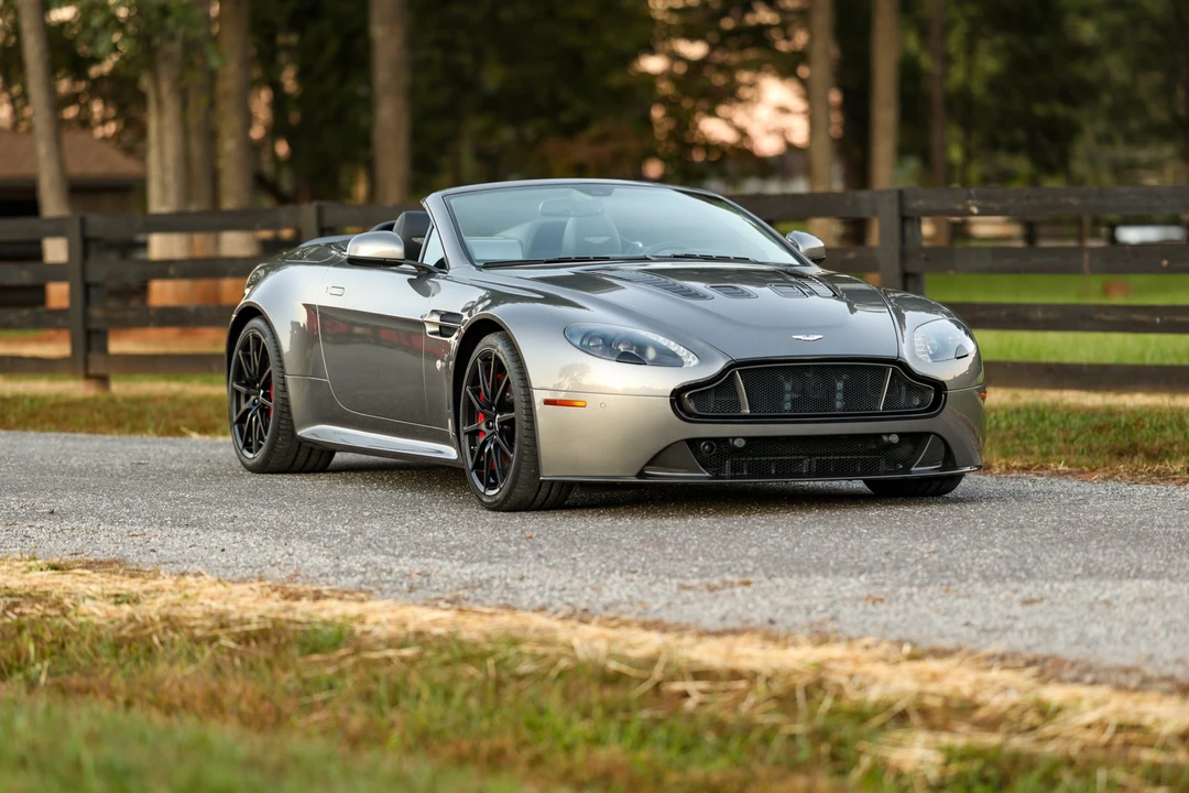 2015 Aston Martin V12 Vantage (2010-2018) - Image 13 of 31