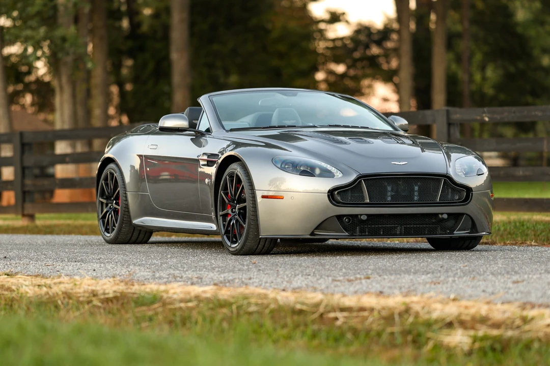 2015 Aston Martin V12 Vantage (2010-2018) - Image 12 of 31