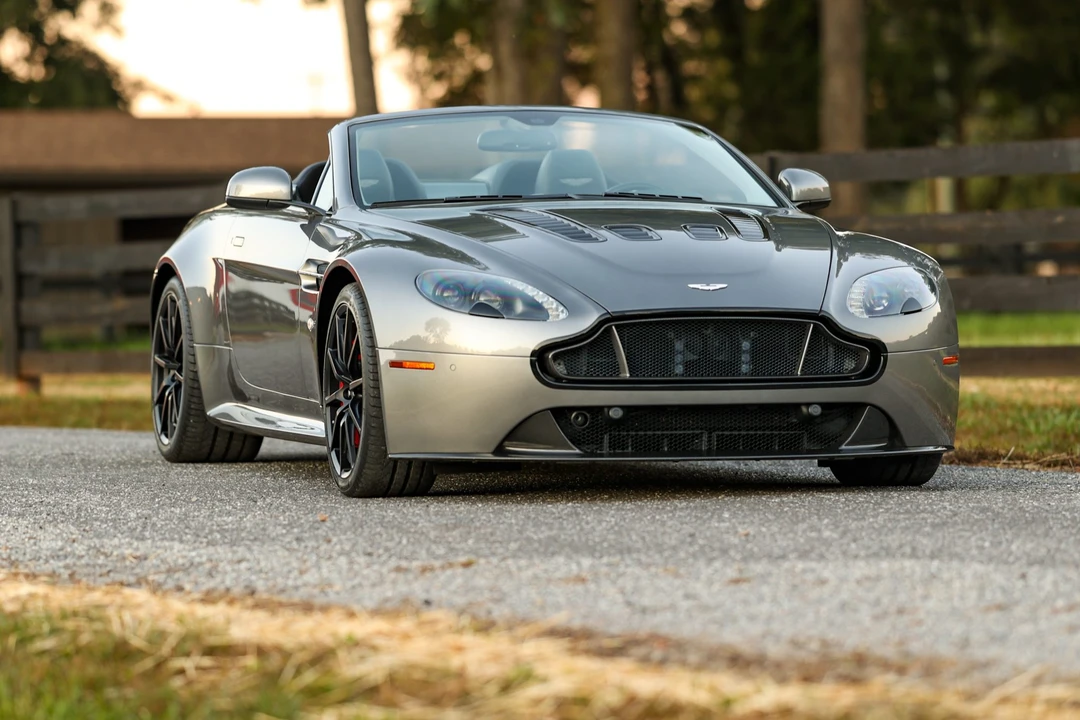 2015 Aston Martin V12 Vantage (2010-2018) - Image 10 of 31